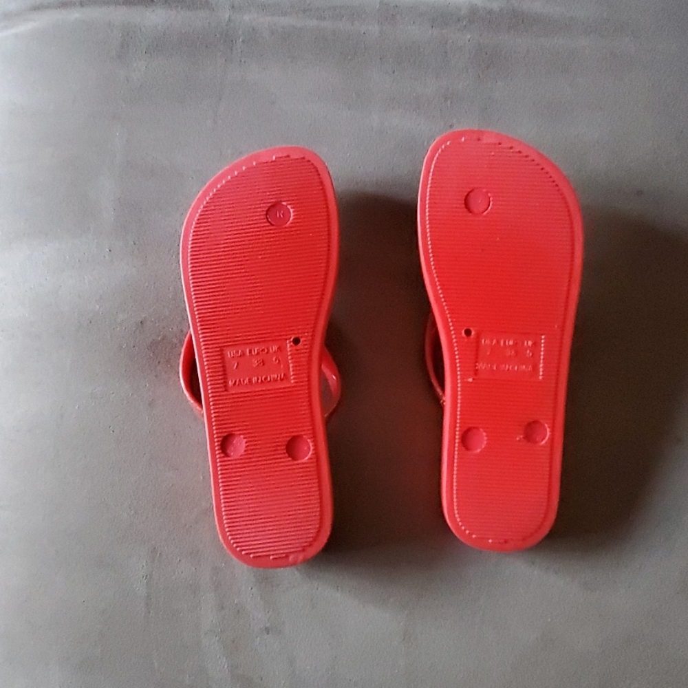 Slippers - Picture 2 of 3
